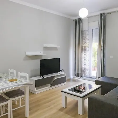 Sab 1 Cozy Modern Apartment Fier